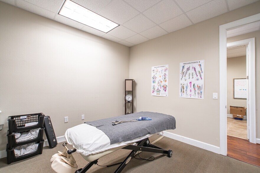 More Photos Of 2219 Sawdust Rd, The Woodlands Medical For Sale