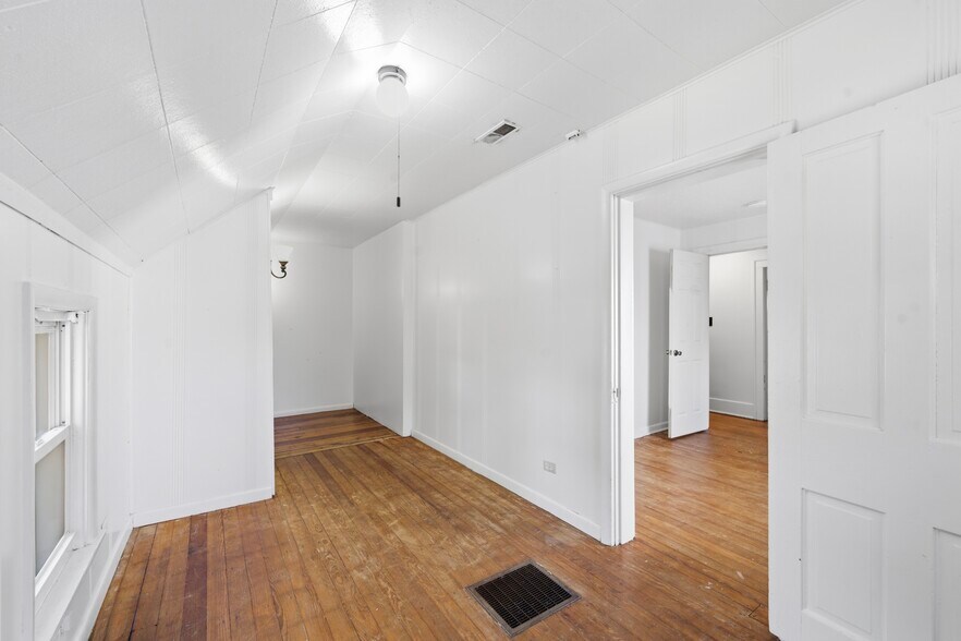 More Photos Of 4170-4174 Broadway, Grove City Multifamily For Sale