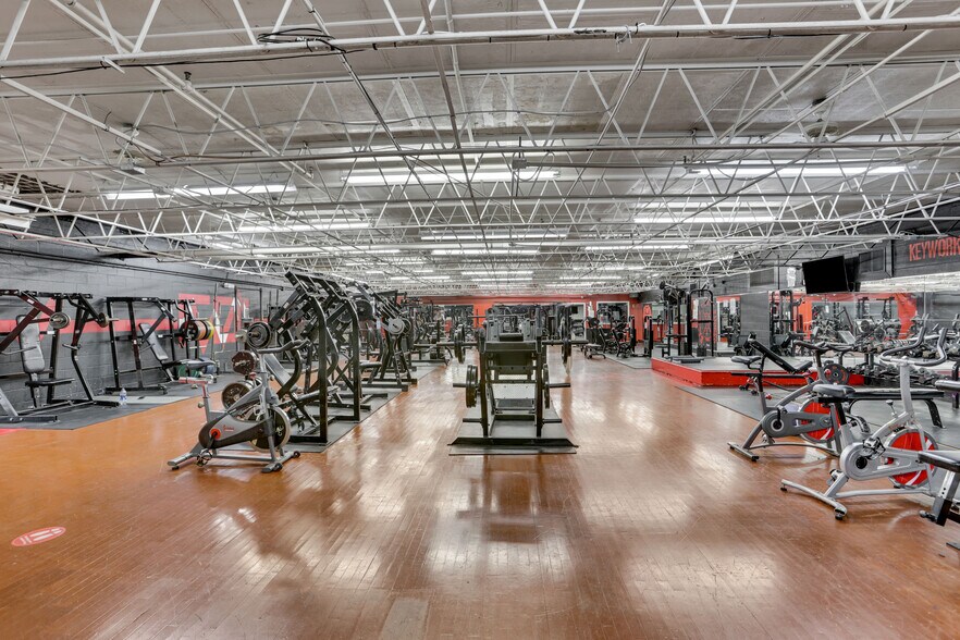 More Photos Of 1959 Metropolitan Pky SW, Atlanta Bowling Alley For Lease