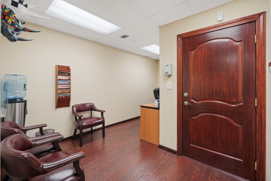 More Photos Of 251 E 5th St, Brooklyn Office Residential For Lease