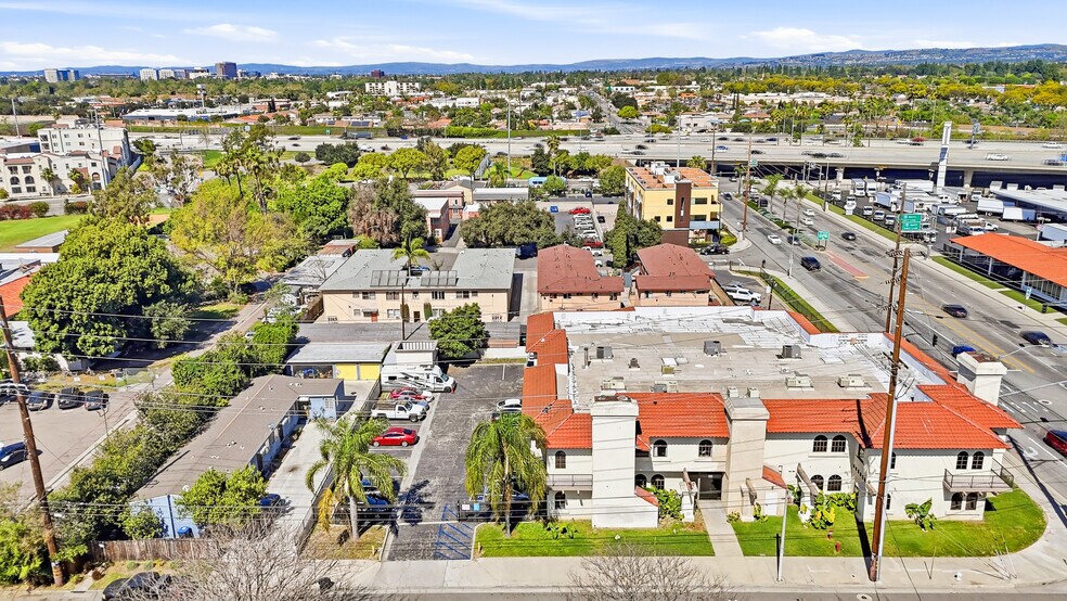 More Photos Of 902 N Grand Ave, Santa Ana Medical For Sale