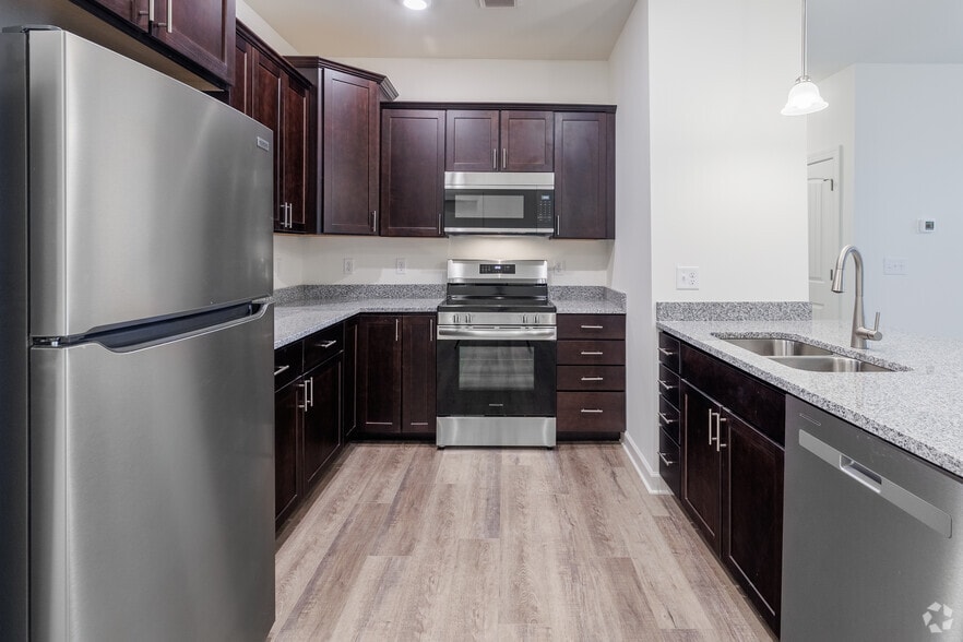 More Photos Of 41 Wttr Ln, Westminster Apartments For Sale
