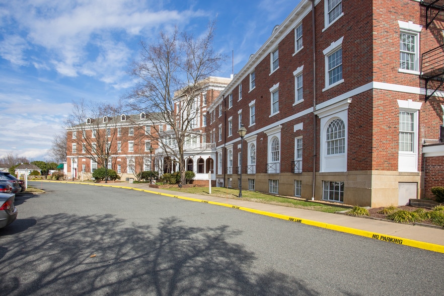 More Photos Of 2217 Princess Anne St, Fredericksburg Office Residential For Lease