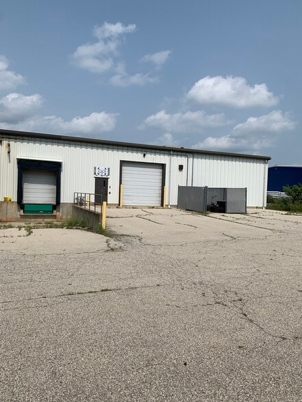 More Photos Of 3001 Ramada Way, Green Bay Warehouse For Lease