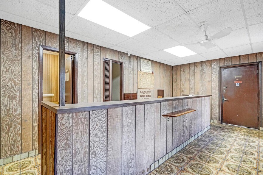 More Photos Of 5870 Stirling Rd, Hollywood Auto Repair For Lease