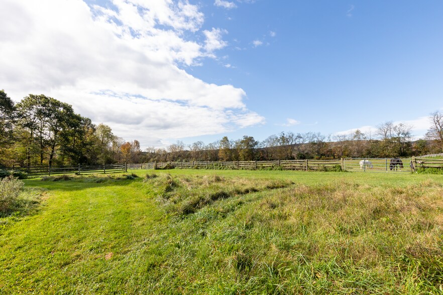 More Photos Of 4 Whitman Rd, Stephentown Sports And Entertainment For Sale
