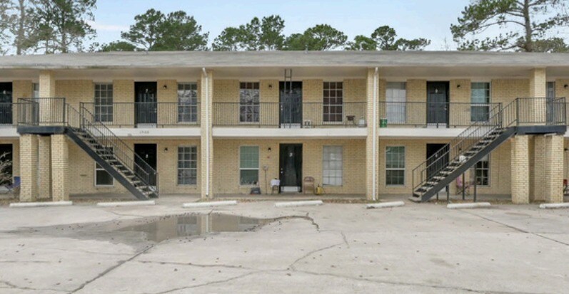Primary Photo Of 1500 S 3rd St, Conroe Apartments For Sale