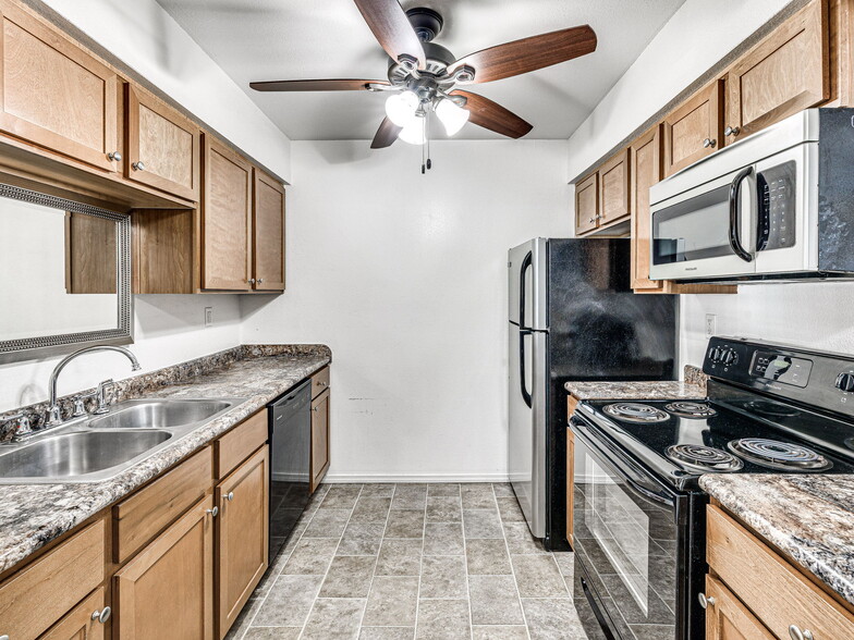 More Photos Of 2302 S 137th East Ave, Tulsa Apartments For Sale