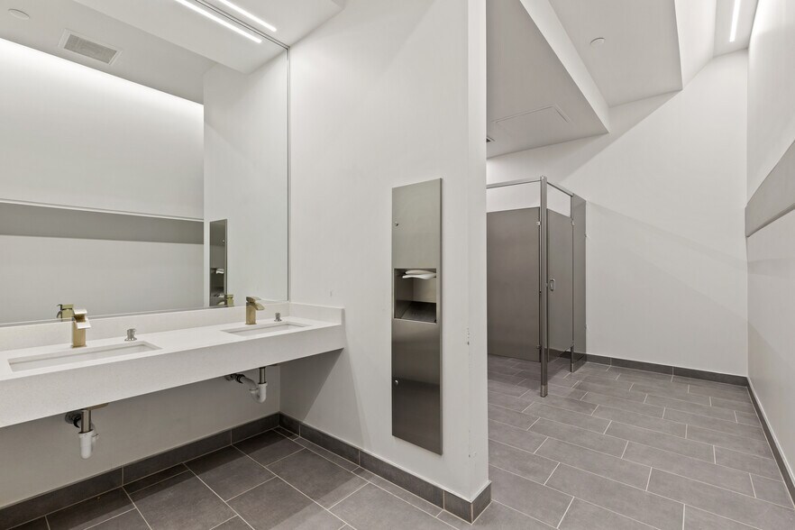 More Photos Of 18383 Preston Rd, Dallas Office For Lease