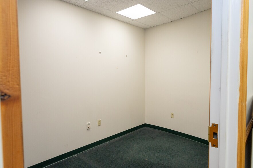 More Photos Of 195 Thomas Johnson Dr, Frederick Medical For Lease