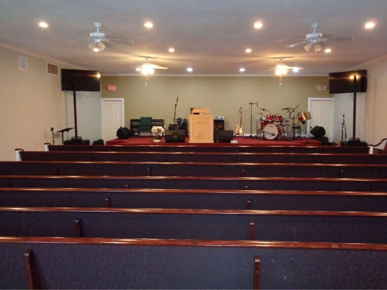 More Photos Of 16911 Pickering Rd, Conroe Warehouse For Sale