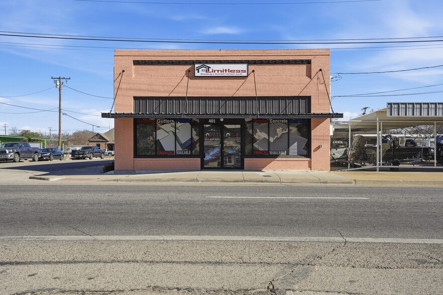 More Photos Of 401 S Main St, Cleburne Office For Sale