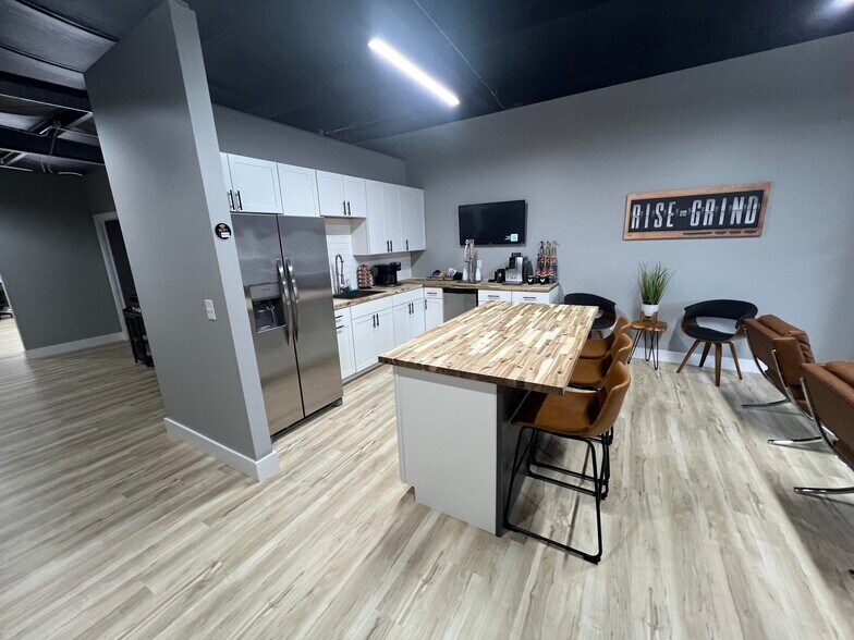 More Photos Of 2701 Main St, Hurricane Coworking Space