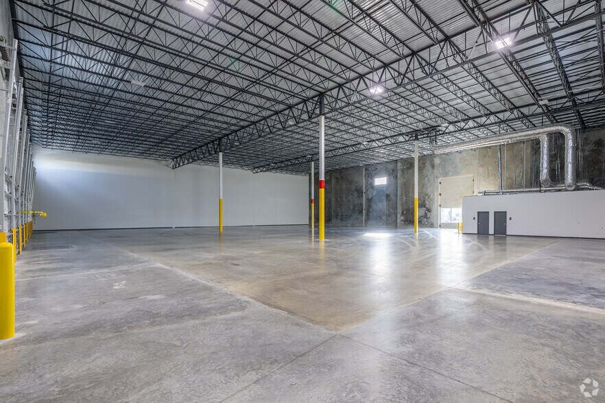 More Photos Of 6115-6150 Tri County Commerce Way, Fort Myers Unknown For Lease