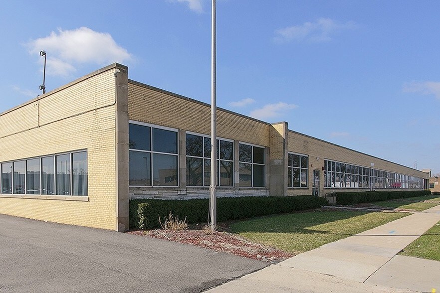 More Photos Of 2600 Washington Blvd, Bellwood Light Manufacturing For Lease
