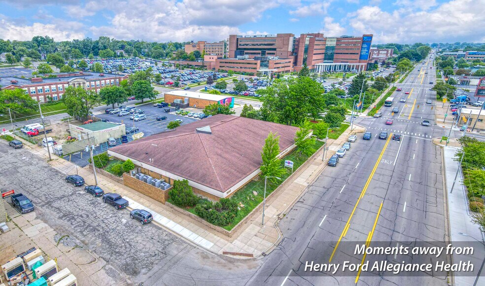 More Photos Of 900 E Michigan Ave, Jackson Office For Sale