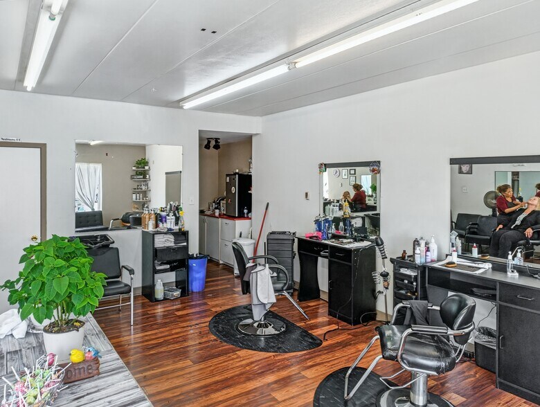 More Photos Of 9250 S Kedzie Ave, Evergreen Park Multifamily For Sale