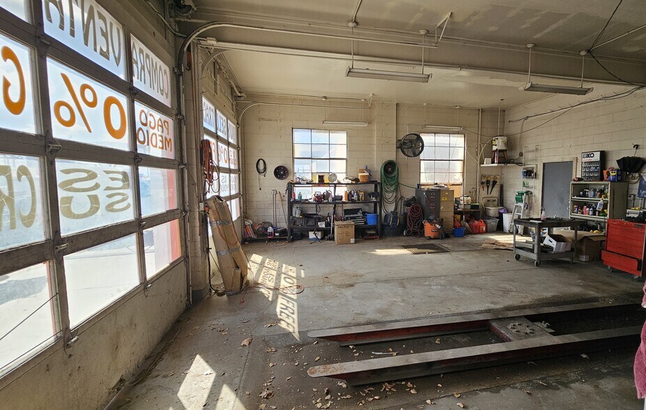 More Photos Of 300 W Main St, Jerome Auto Repair For Sale