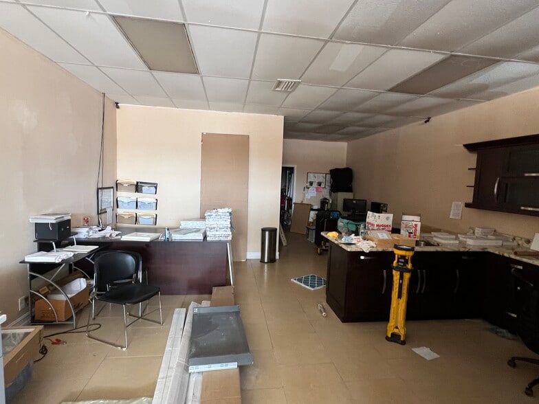 More Photos Of 3817 S Dale Mabry Hwy, Tampa Freestanding For Lease