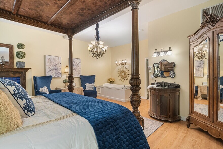 More Photos Of 1320 S Albert Pike Ave, Fort Smith Hospitality For Sale