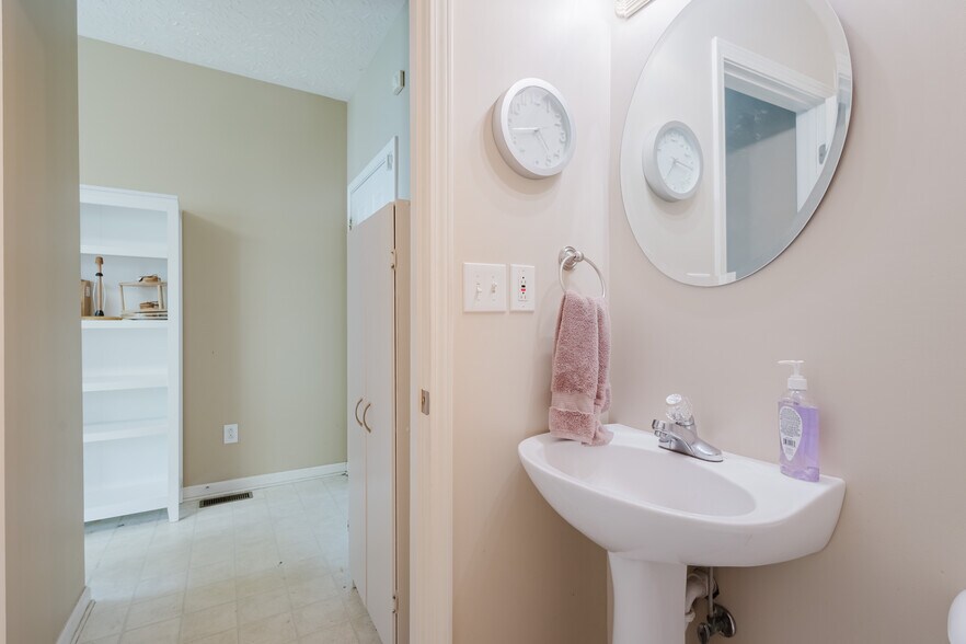 More Photos Of , Lexington Specialty For Sale
