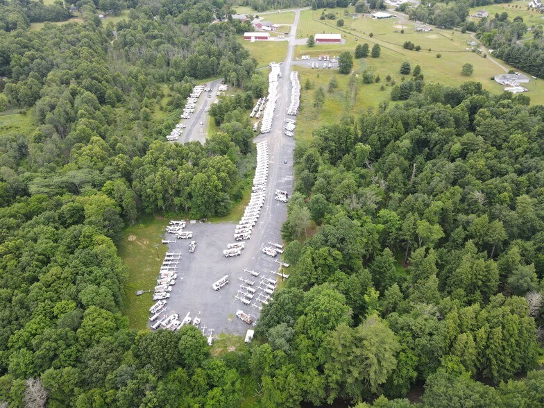 More Photos Of 269 Stone Schoolhouse Rd, Bloomingburg Warehouse For Sale