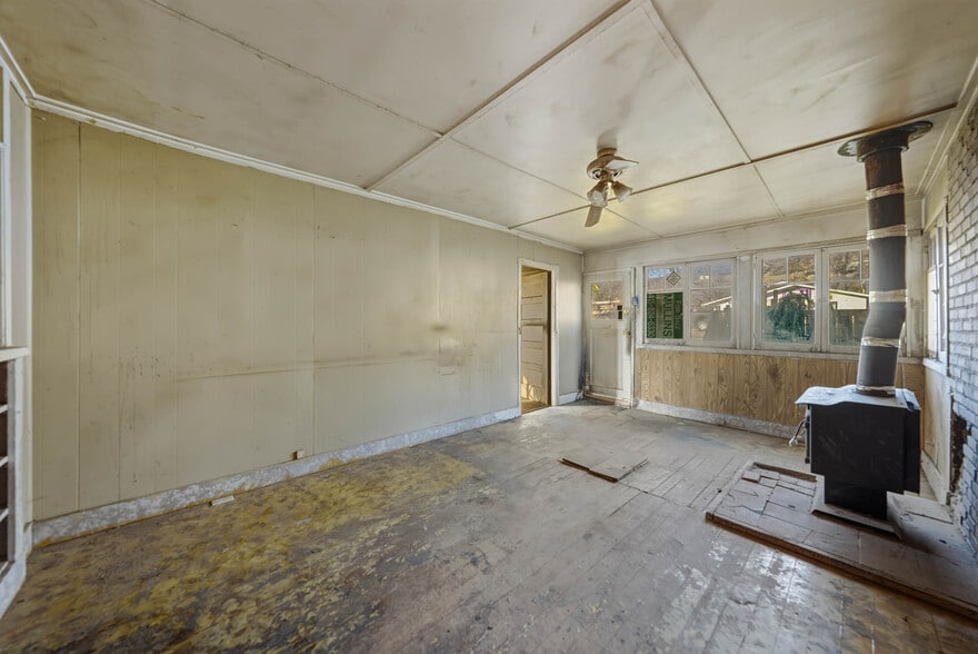 More Photos Of 3527 CA-20 Hwy, Upper Lake Flex For Sale