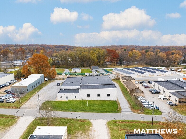 More Photos Of 399 Commerce St, Tallmadge Warehouse For Lease