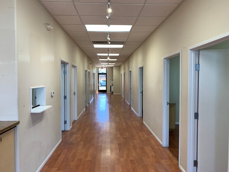 More Photos Of 1371 W Warm Springs Rd, Henderson Unknown For Lease