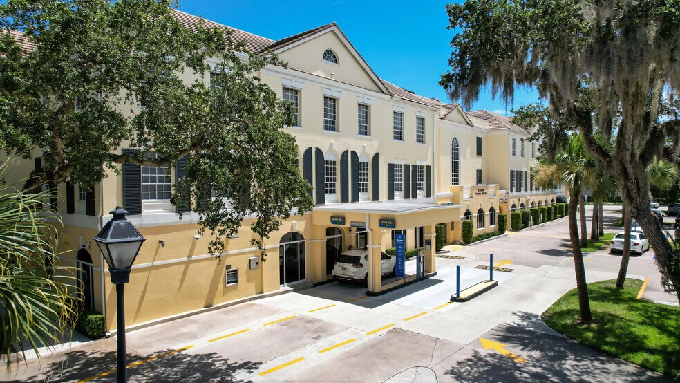 More Photos Of 660 Beachland Blvd, Vero Beach Office For Lease