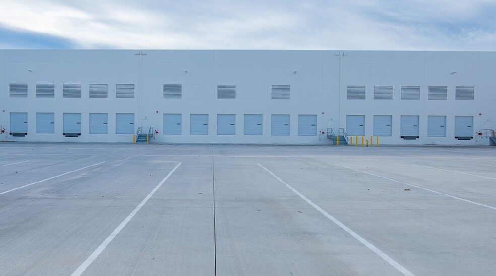 More Photos Of Palomino Ranch, Norco Unknown For Lease