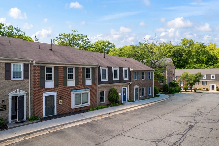 More Photos Of 7003 Kilworth Ln, Springfield Office For Sale