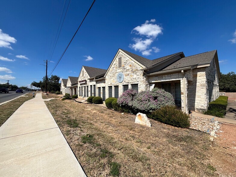 More Photos Of 1500 W University Ave, Georgetown Medical For Lease