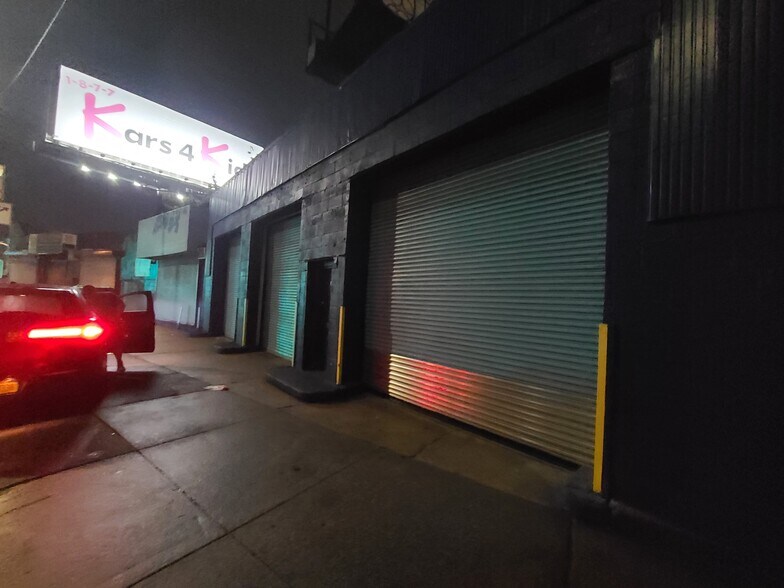 More Photos Of 286-294 Hamilton Ave, Brooklyn Warehouse For Lease