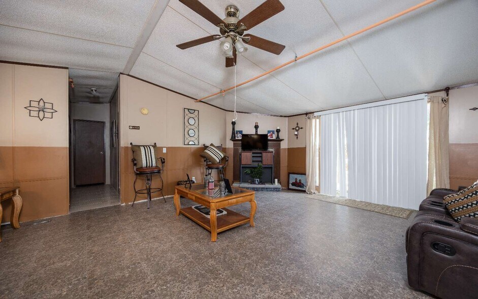 More Photos Of 7601 133rd Rd, Live Oak Assisted Living For Sale