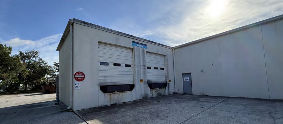 More Photos Of 2050 Sunnydale Blvd W, Clearwater Manufacturing For Sale