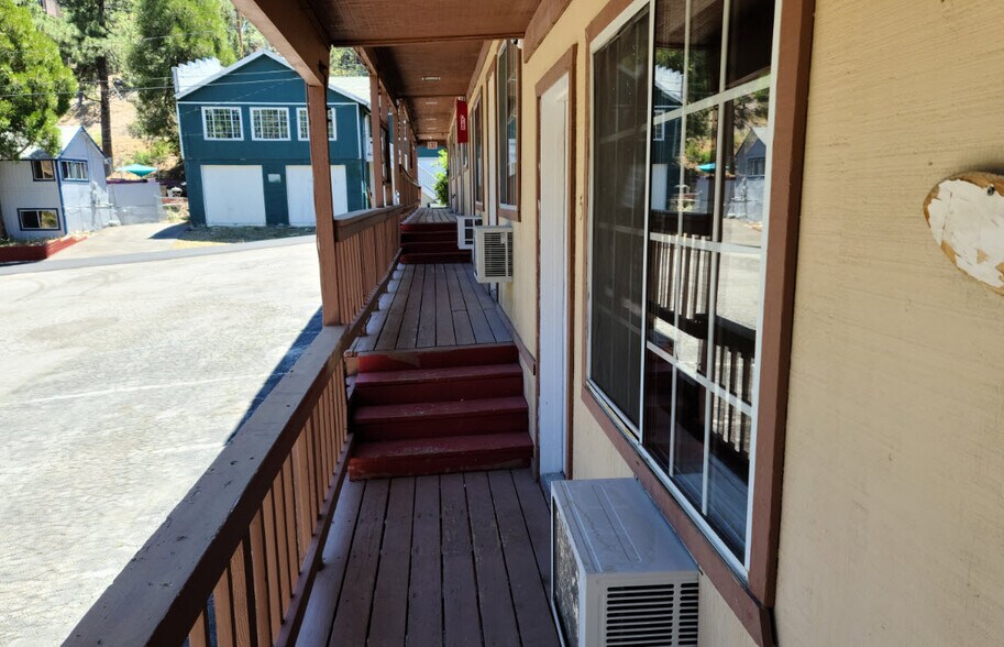 More Photos Of 2312 Blue Jay Ln, Arrowbear Lake Hotel For Sale