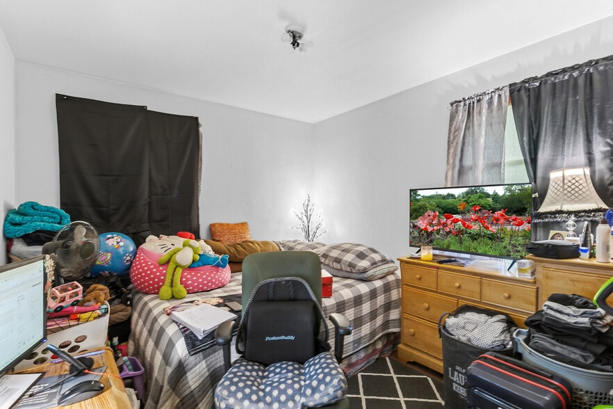 More Photos Of 752 Southview Dr, Anoka Apartments For Sale