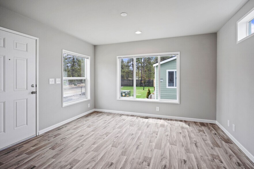 More Photos Of 52663 Drafter Rd, La Pine Manufactured Housing Mobile Home Park For Sale