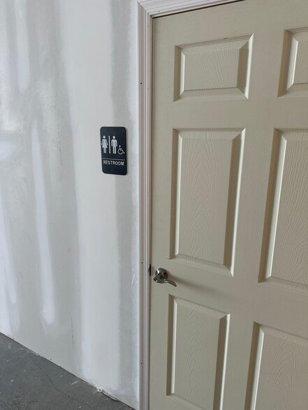 More Photos Of 10083 Patterson Park Rd, Ashland Light Distribution For Lease