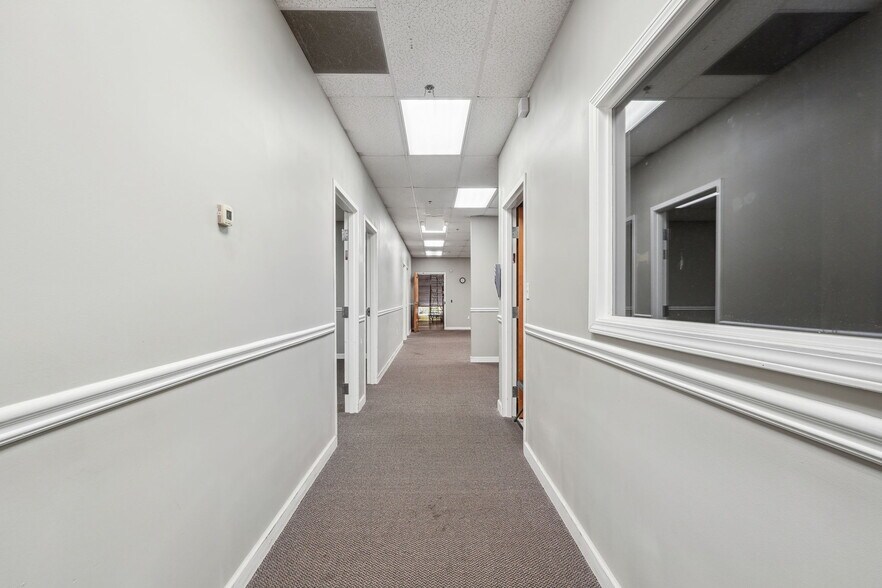 More Photos Of 3760 Peachtree Crest Dr, Duluth Industrial For Sale