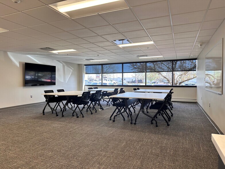 More Photos Of 24725 W 12 Mile Rd, Southfield Office For Lease