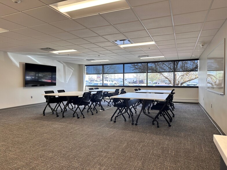 More Photos Of 24725 W 12 Mile Rd, Southfield Office For Lease