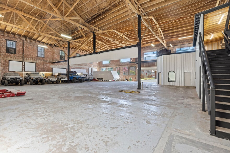 More Photos Of 600 N El Dorado St, Stockton Service For Sale
