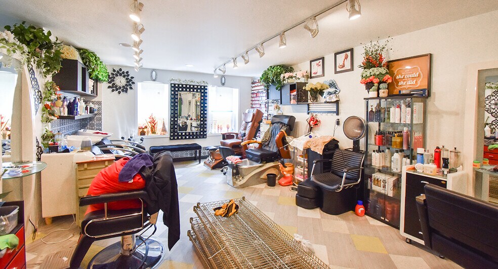 More Photos Of 100-102 S Washington Blvd, Laurel Freestanding For Sale