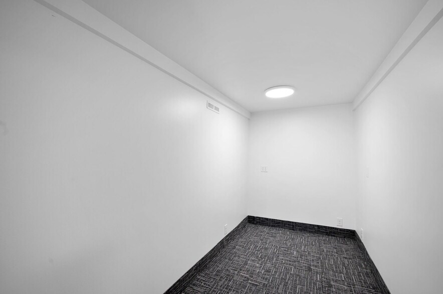 More Photos Of 4740 N 42nd Ave, Golden Valley Freestanding For Lease