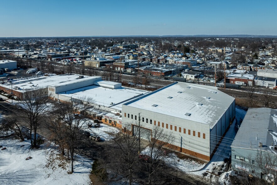 More Photos Of 801 E Linden Ave, Linden Warehouse For Lease