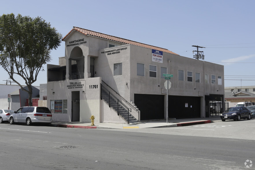 Primary Photo Of 11701 Inglewood Ave, Hawthorne Office Residential For Lease