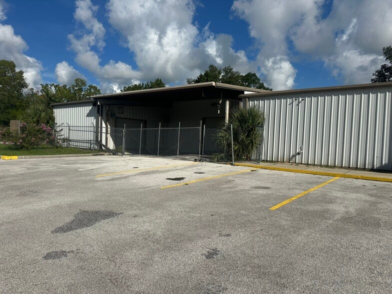 More Photos Of 1424 N Gulf Ave, Crystal River Self Storage For Lease