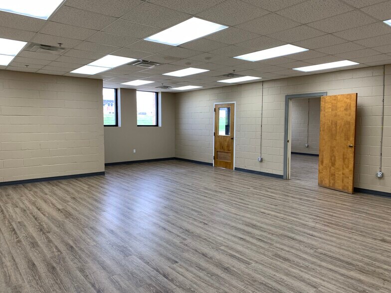 More Photos Of 1020 Hustonville Rd, Danville Warehouse For Lease